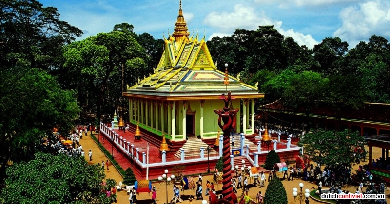 Sài Gòn - Trà Vinh, Viếng cảnh chùa Khmer