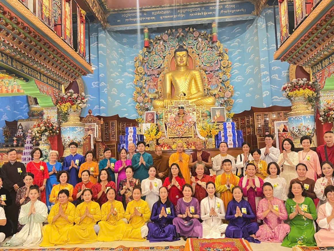 Khởi tạo "đi đến nơi có dấu ấn Phật"